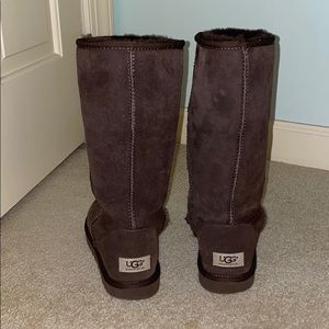 Brown classic tall Ugg’s